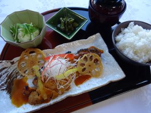 国産 豚ロース味噌焼き定食 ¥2,000(税込み)